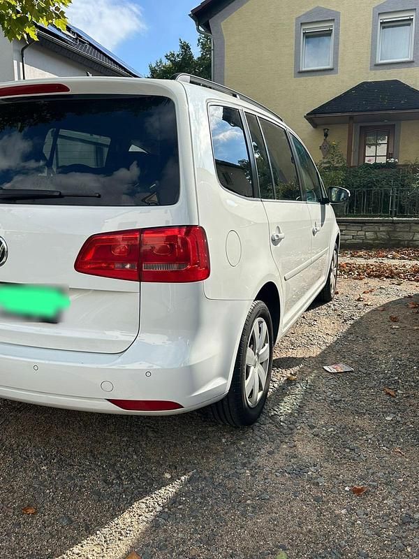 Gebraucht VW Touran 105 PS (77 kW) 2015 Weiß Van / Kleinbus