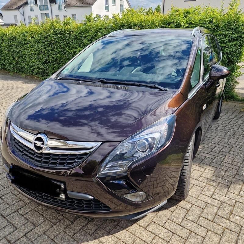 Braun Gebraucht 2017 Opel Zafira Tourer Van / Kleinbus | 11.333 € (Fairer Preis) - Bild 1/4