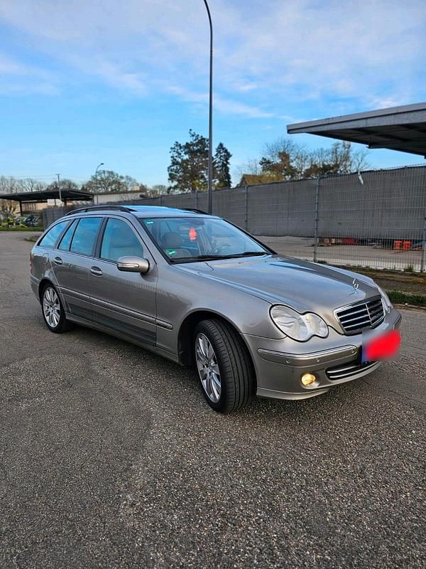 Gebraucht Mercedes C320 224 PS (164 kW) 2005 Beige Kombi