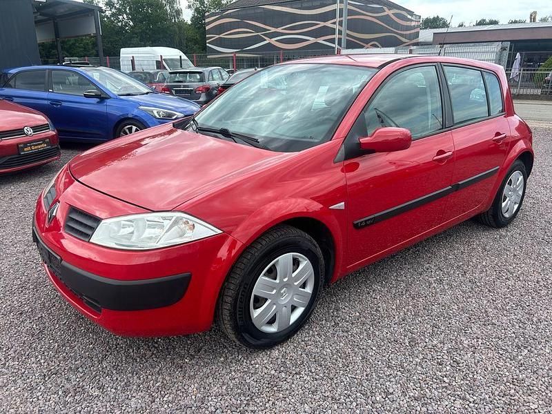 Rot Gebraucht 2004 Renault Mégane II Limousine | 1.990 € (Fairer Preis) - Bild 1/4