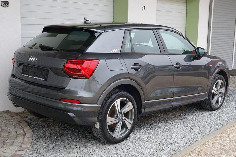 Gebraucht Audi Q2 S-Line 150 PS (110 kW) 2017 Grau SUV