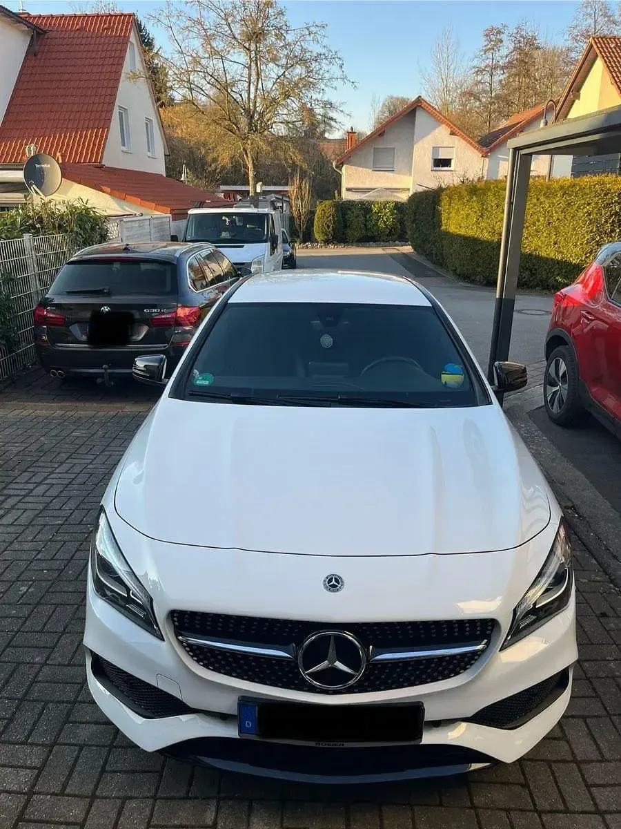 Gebraucht Mercedes CLA200 Shooting Brake 156 PS (114 kW) 2019 Weiß Kombi