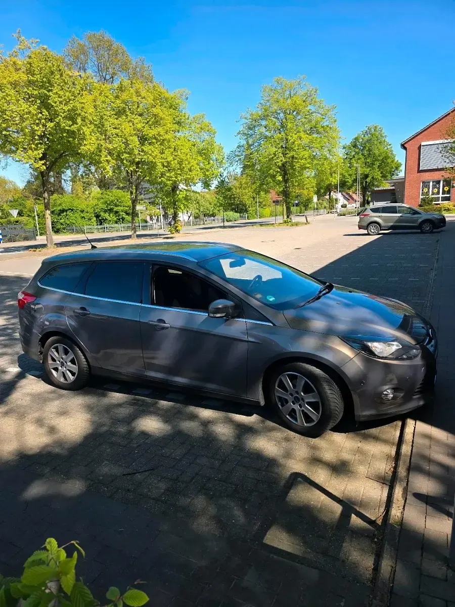 Gebraucht Ford Focus 116 PS (85 kW) 2012 Braun Kombi
