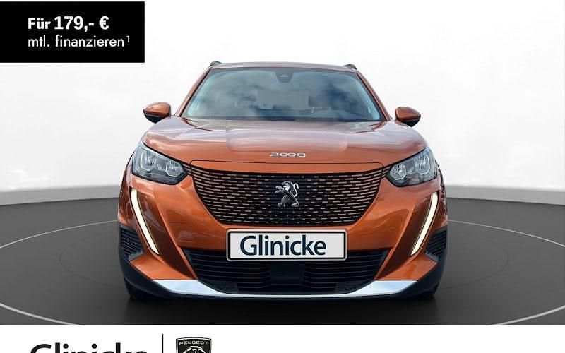 Gebraucht Peugeot e-2008 Allure 100 kW (136 PS) 2021 Orange SUV