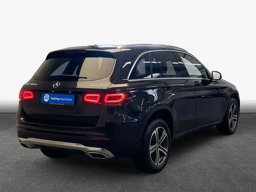 Gebraucht Mercedes GLC300 194 PS (142 kW) 2021 Grau SUV