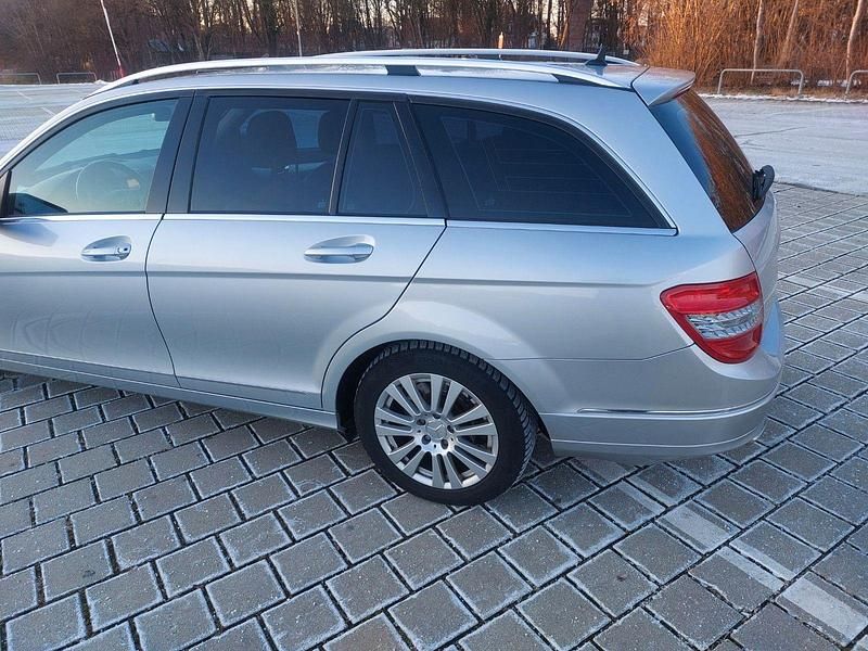 Gebraucht Mercedes 220 170 PS (125 kW) 2009 Silber Kombi
