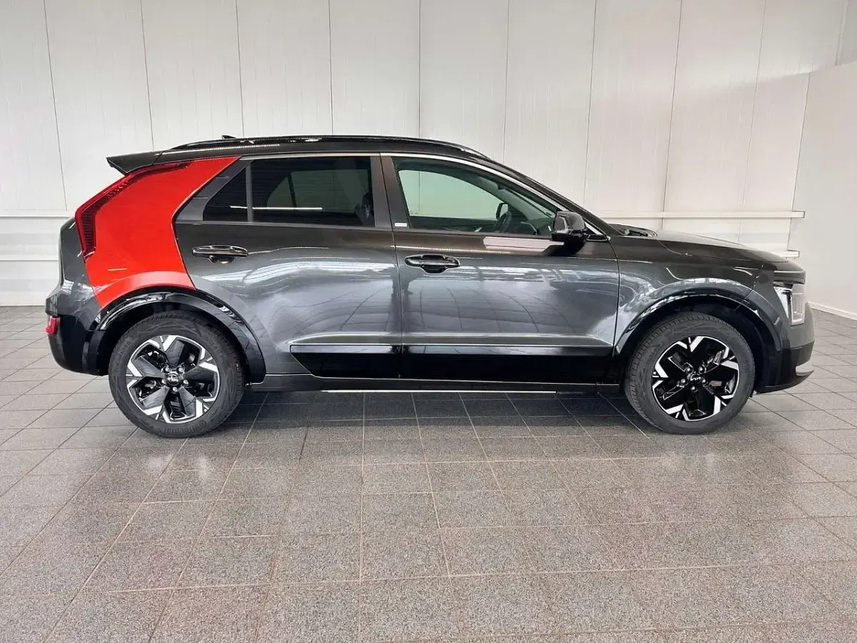 Gebraucht Kia Niro Inspiration 150 kW (204 PS) 2023 Interstellar grau met. SUV