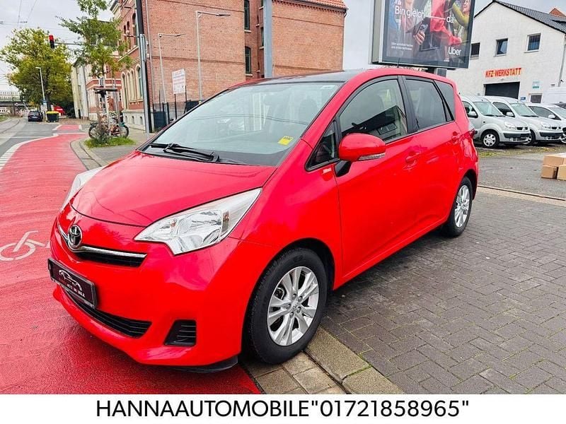 Rot Gebraucht 2013 Toyota Verso-S Life Van / Kleinbus | 5.800 € (Etwas zu teuer) - Bild 1/4