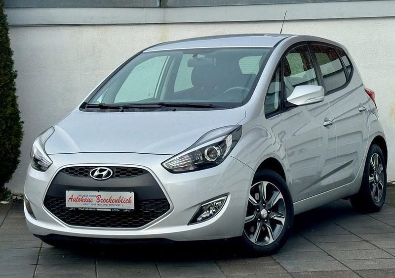 Gebraucht Hyundai ix20 Style 125 PS (91 kW) 2015 Silber Kleinwagen