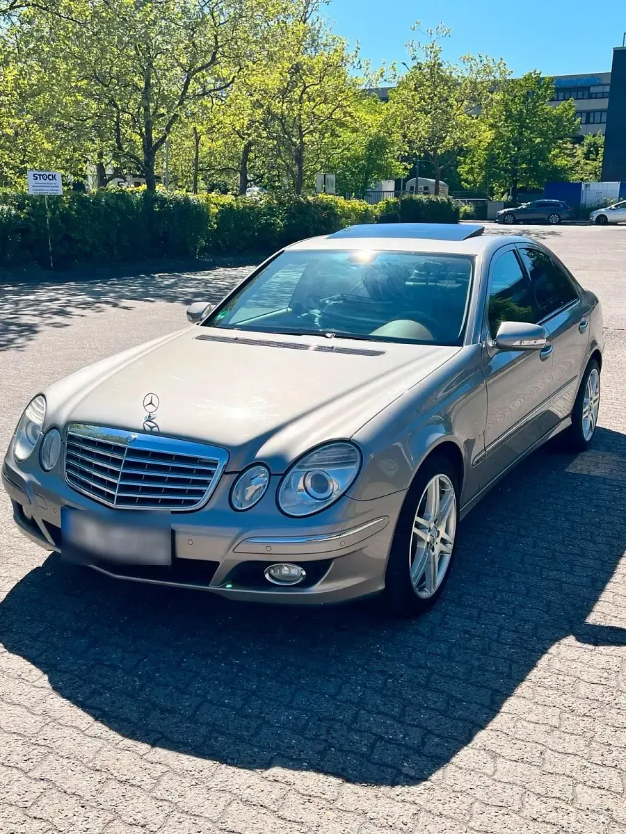 Gebraucht Mercedes E280 190 PS (139 kW) 2007 Beige Limousine