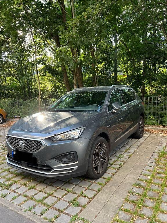 Grau Gebraucht 2019 Seat Tarraco 4Drive SUV | 22.800 € (Superpreis) - Bild 1/4
