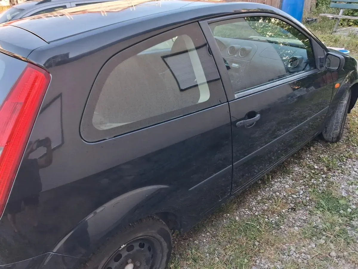 Gebraucht Ford Fiesta 69 PS (50 kW) 2005 Schwarz Kleinwagen