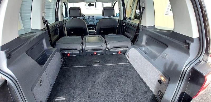 Gebraucht VW Touran 140 PS (102 kW) 2014 Schwarz Van / Kleinbus