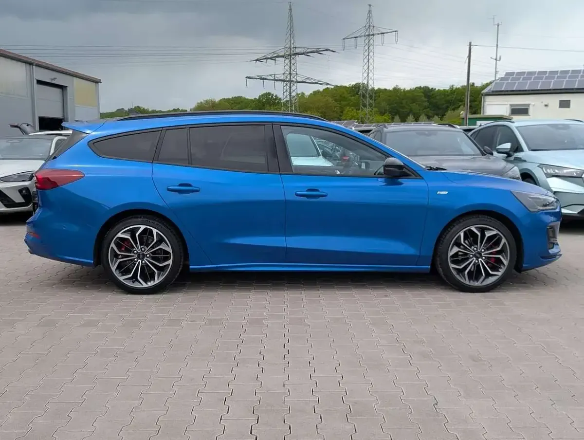Gebraucht Ford Focus ST-Line X 155 PS (114 kW) 2025 Blau Limousine