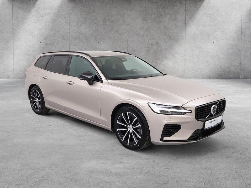 Gebraucht Volvo V60 Plus 398 PS (292 kW) 2025 Beige Kombi