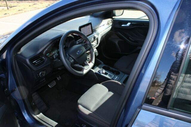 Gebraucht Ford Focus ST-Line 182 PS (133 kW) 2019 Blau metallic Limousine