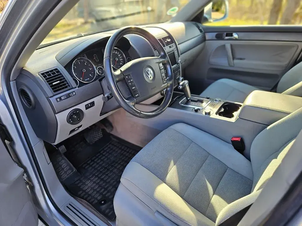 Używany VW Touareg 224 KM (164 kW) 2007 Srebrny SUV