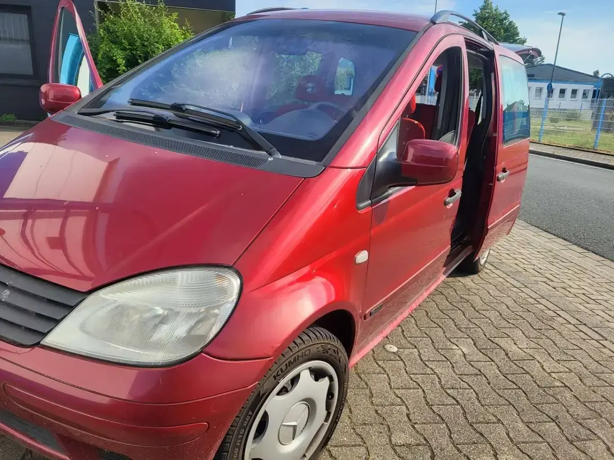 Gebraucht Mercedes Vaneo 102 PS (75 kW) 2002 Rot Van / Kleinbus