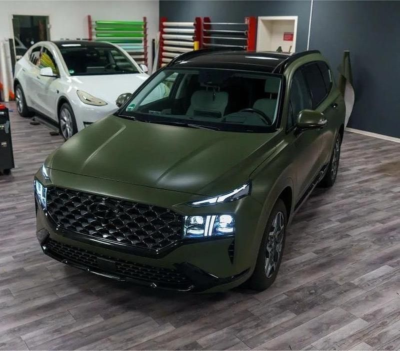 Grün Gebraucht 2022 Hyundai Santa Fe Signature SUV | 35.990 € (Fairer Preis) - Bild 1/4