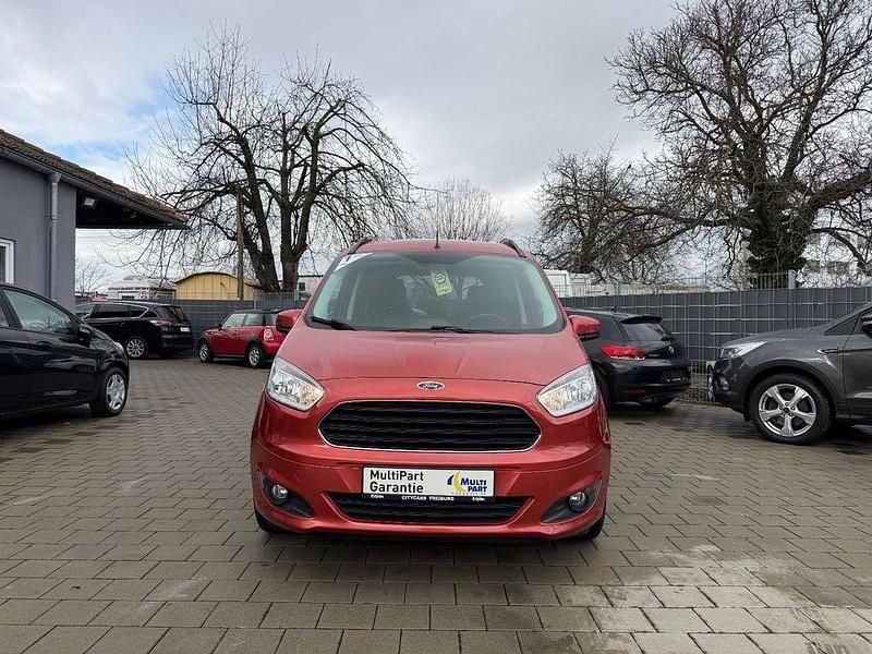 Gebraucht Ford Tourneo Courier Titanium 101 PS (74 kW) 2017 Rot Van / Kleinbus