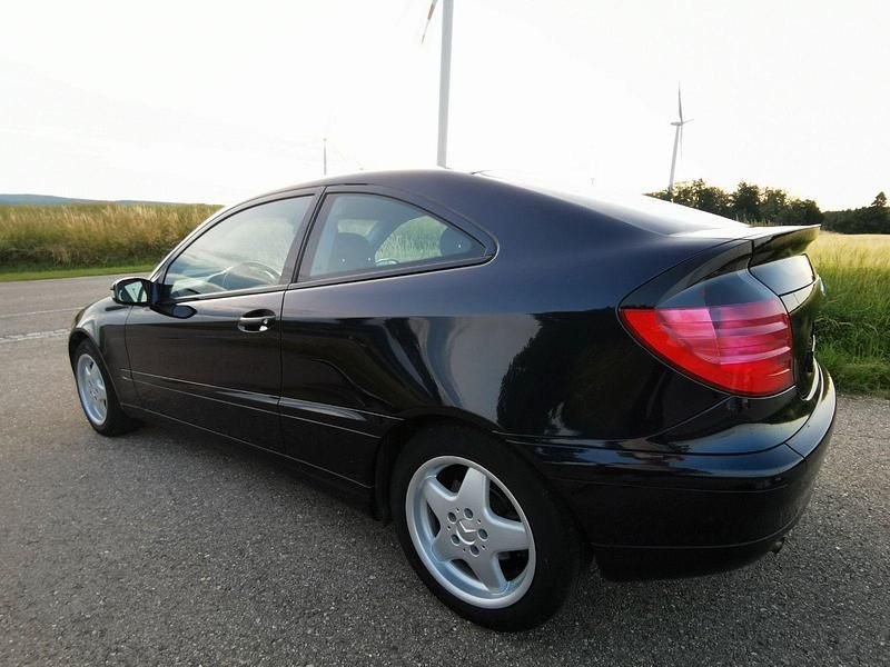 Gebraucht Mercedes CL180 143 PS (105 kW) 2003 Blau Coupé