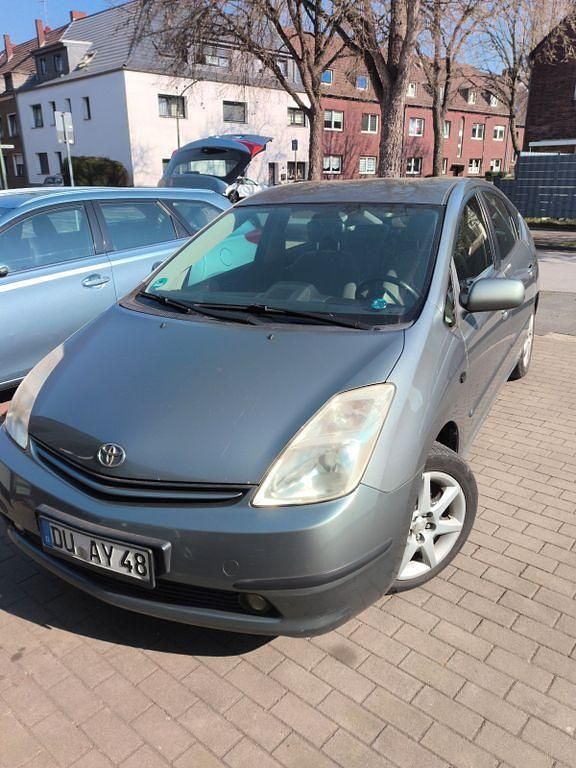 Gebraucht Toyota Prius 111 PS (81 kW) 2004 Grau Kleinwagen