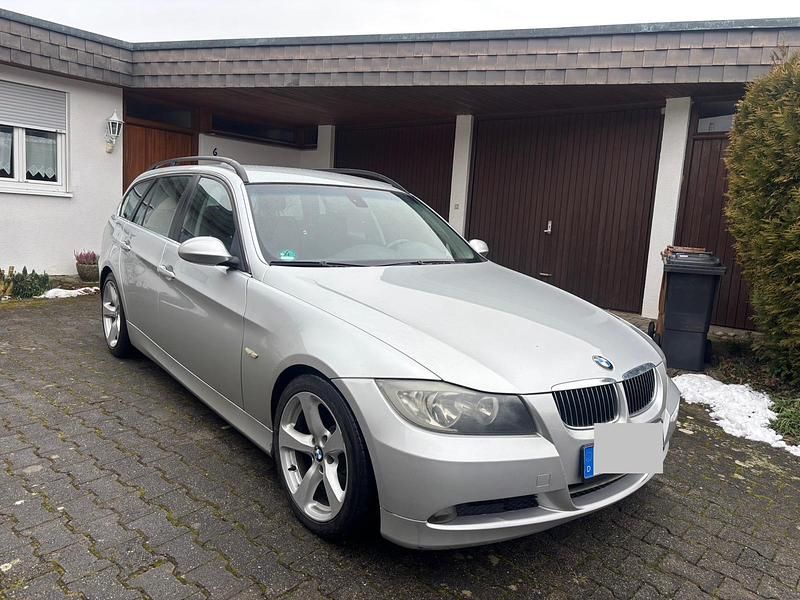 Silber Gebraucht 2008 BMW 330 Kombi | 4.999 € (Superpreis) - Bild 1/4