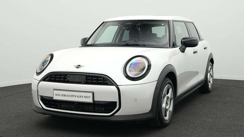 Weiß Gebraucht 2024 Mini Cooper Classic Kleinwagen | 28.516 € (Guter Preis) - Bild 1/4