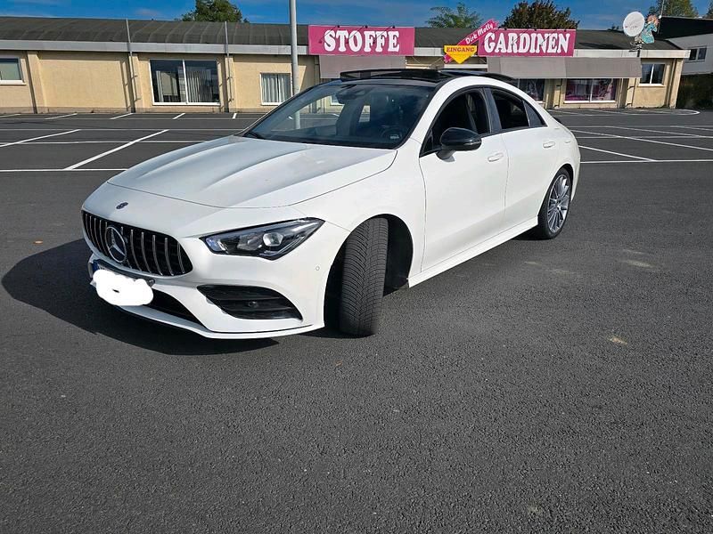 Gebraucht Mercedes CLA200 165 PS (121 kW) 2019 Weiß Coupé