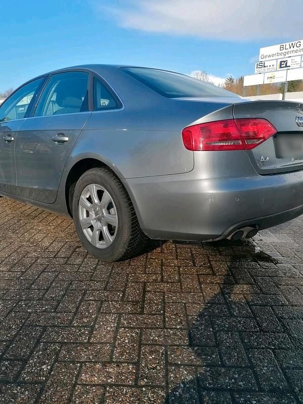 Gebraucht Audi A4 160 PS (117 kW) 2011 Grau Limousine
