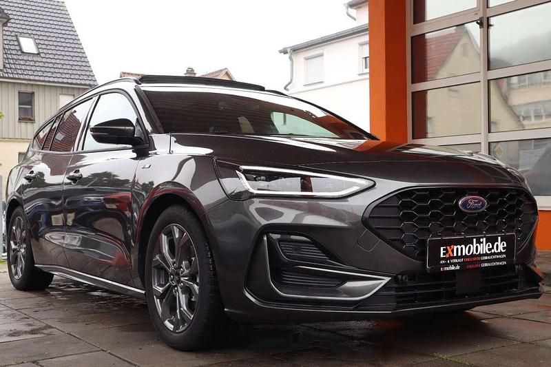 Gebraucht Ford Focus ST-Line X 155 PS (114 kW) 2024 Grau Kombi