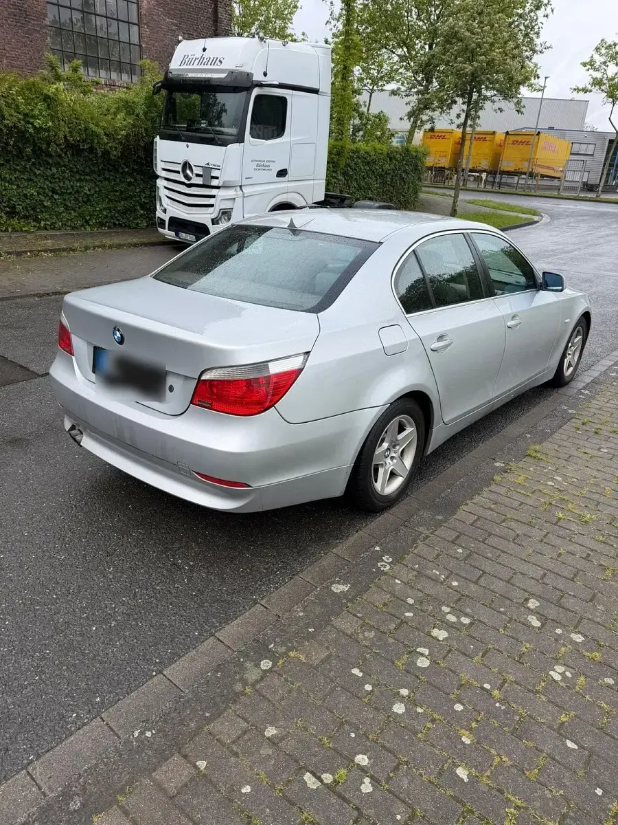 Gebraucht BMW 520 170 PS (125 kW) 2003 Silber Limousine
