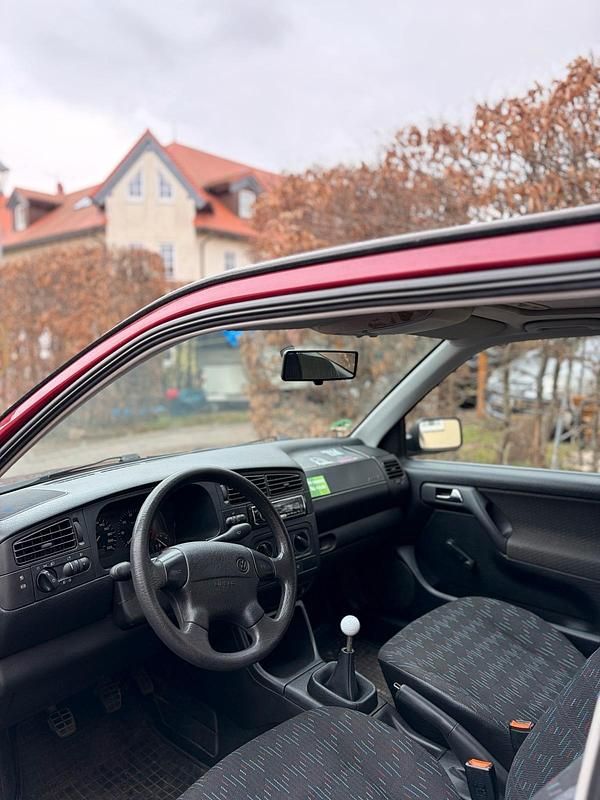 Gebraucht VW Golf III 60 PS (44 kW) 1997 Rot Kleinwagen