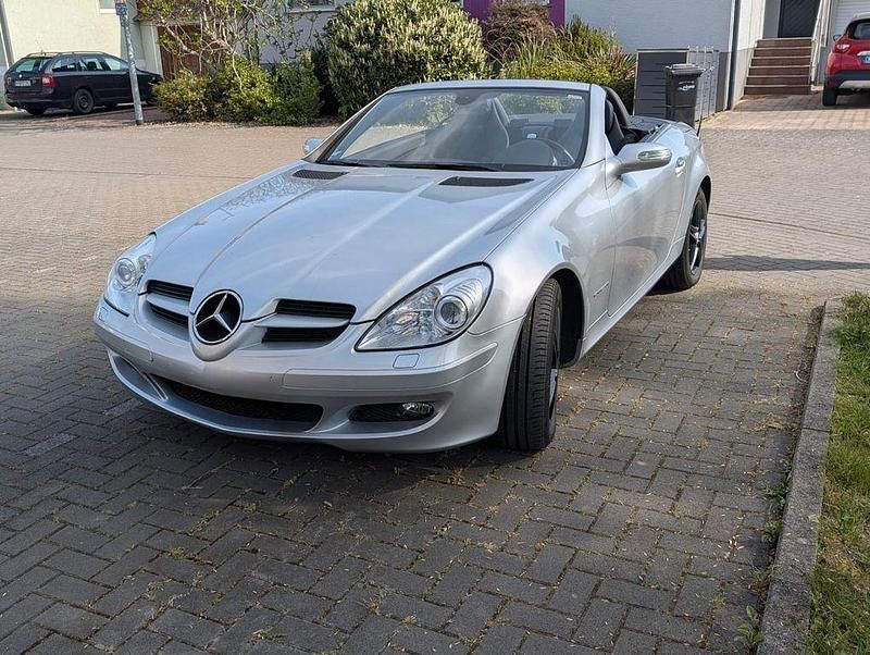 Second-hand Mercedes SLK200 163 CP (119 kW) 2007 Argintiu Cabrio
