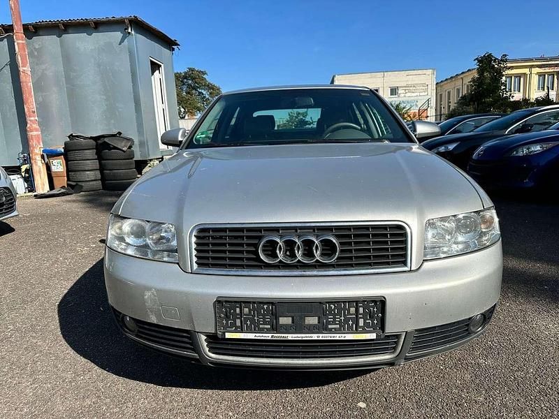 Gebraucht Audi A4 131 PS (96 kW) 2002 Silber Limousine