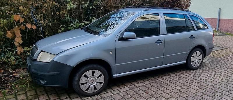 Blau Gebraucht 2005 Skoda Fabia Kombi | 800 € (Superpreis) - Bild 1/4