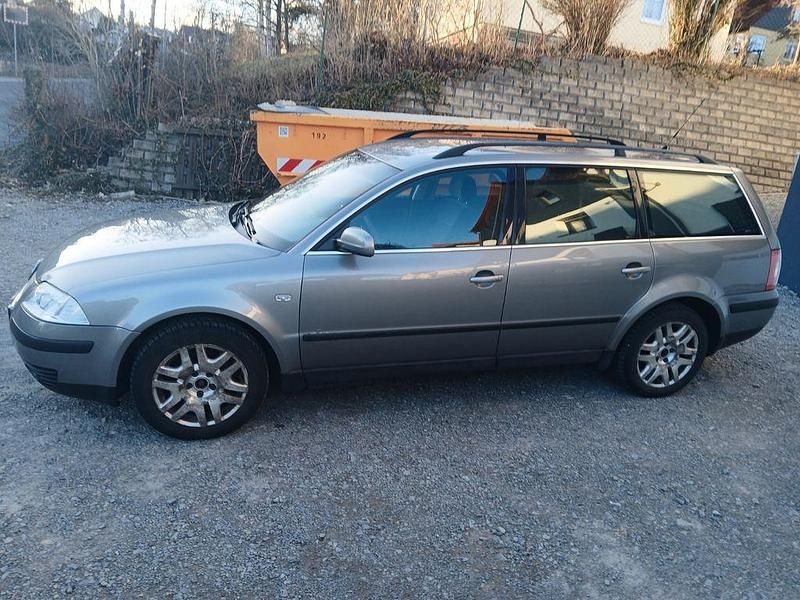 Gebraucht VW Passat Comfortline 131 PS (96 kW) 2001 Grau Kombi