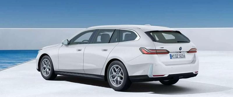 Ny BMW 540 Performance 303 HK (222 kW) 2025 Hvid Stationcar