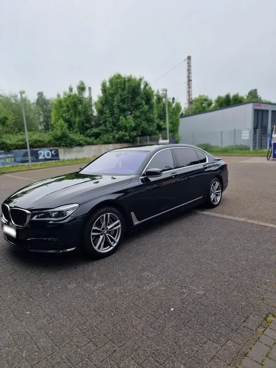 Gebraucht BMW 750L Luxury Line 450 PS (330 kW) 2016 Schwarz Limousine