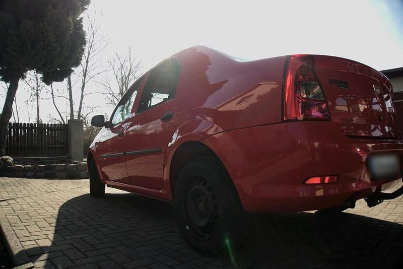 Gebraucht Dacia Logan 75 PS (55 kW) 2010 Rot Limousine
