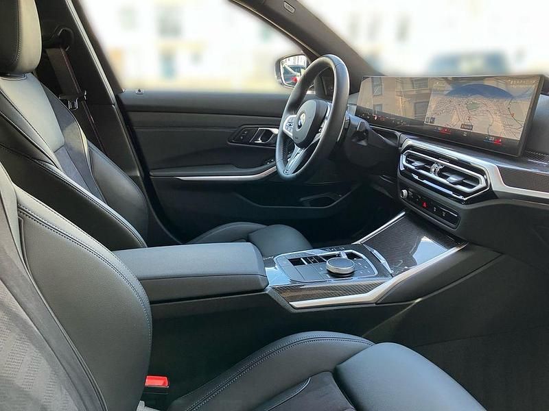 Gebraucht BMW 330 Shadowline 245 PS (180 kW) 2024 Schwarz Limousine