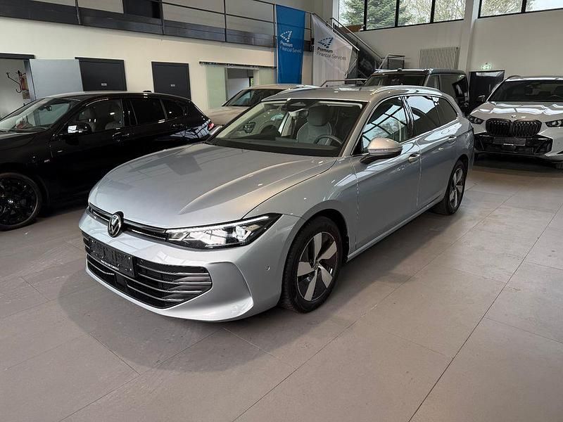 Gebraucht VW Passat Business 150 PS (110 kW) 2024 Silber Limousine