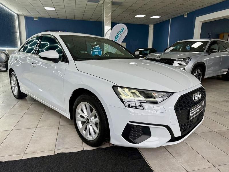 Gebraucht Audi A3 Basis 116 PS (85 kW) 2022 Weiß Limousine