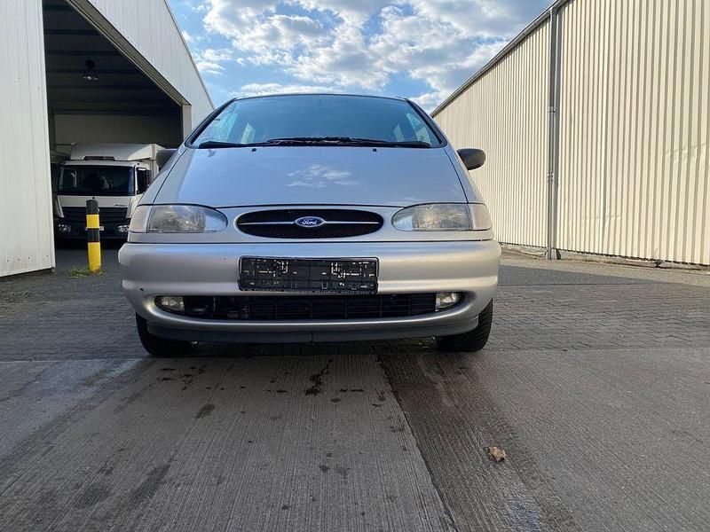 Gebraucht Ford Galaxy 145 PS (106 kW) 1997 Silber Van / Kleinbus