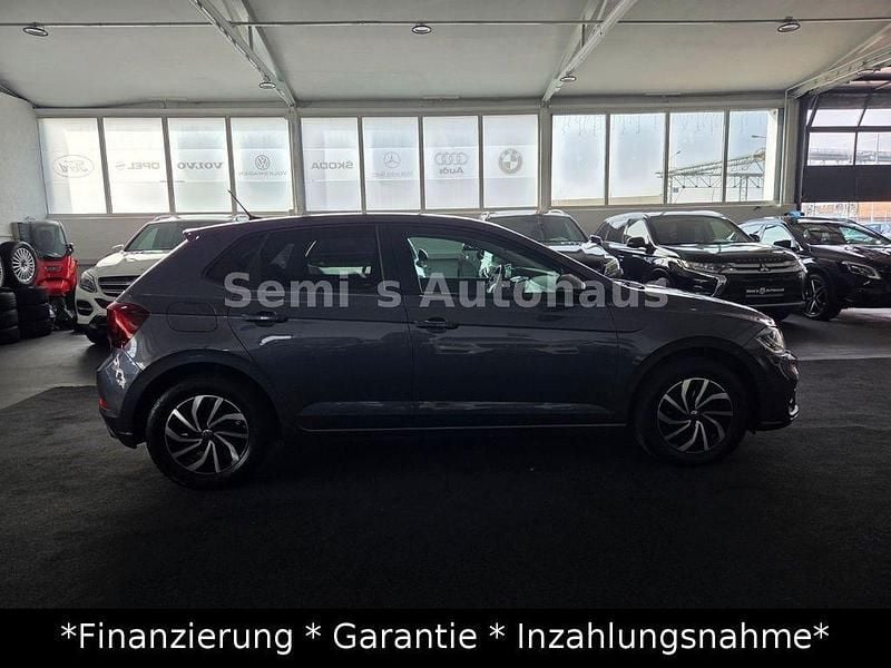 Gebraucht VW Polo 80 PS (58 kW) 2022 Grau Kleinwagen