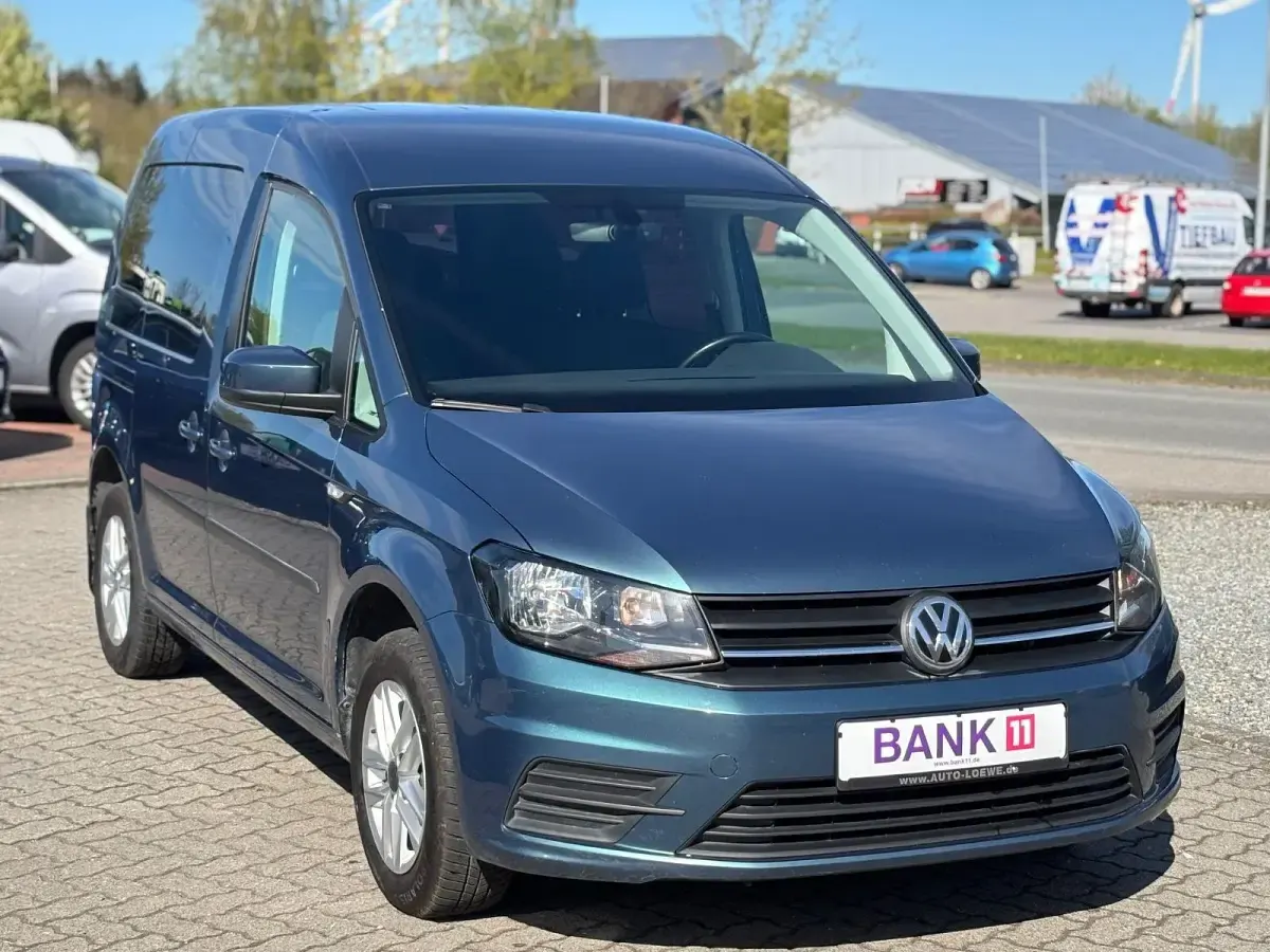 Usata VW Caddy 102 CV (75 kW) 2016 Verde Monovolume