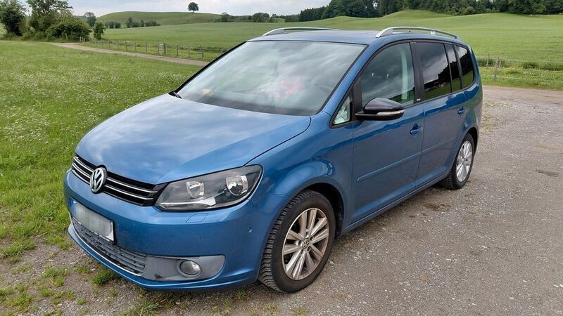 Blau Gebraucht 2011 VW Touran Style Van / Kleinbus | 8.700 € (Fairer Preis) - Bild 1/4