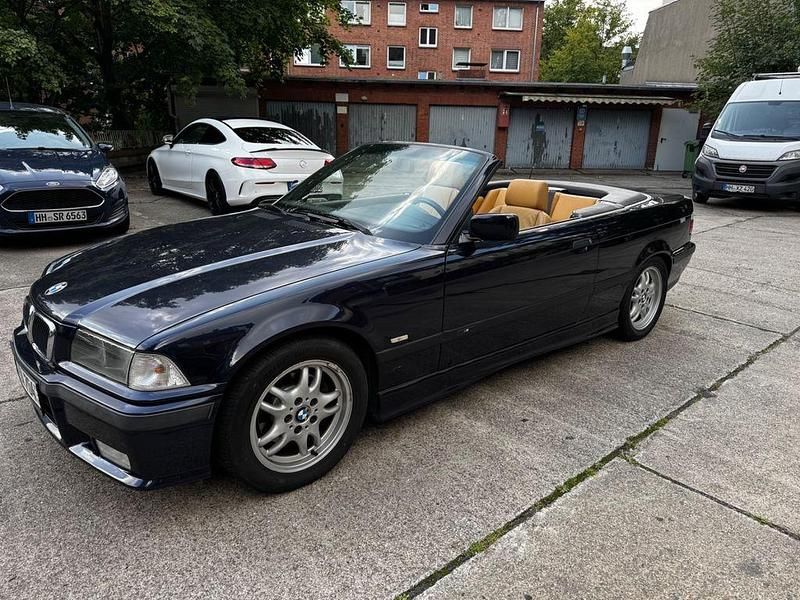 Blau Gebraucht 1998 BMW 318 Cabriolet Sport Line Cabrio | 8.250 € (Fairer Preis) - Bild 1/4