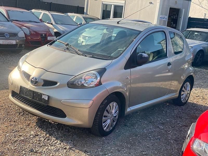 Beige Gebraucht 2008 Toyota Aygo Basis Kleinwagen | 2.200 € (Fairer Preis) - Bild 1/4