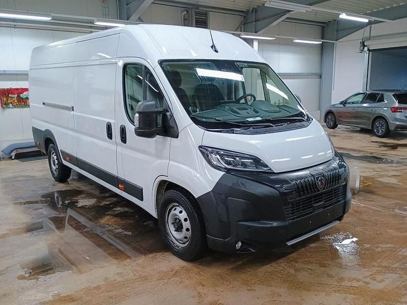Gebraucht Peugeot Boxer 179 PS (131 kW) 2024 Weiß Van